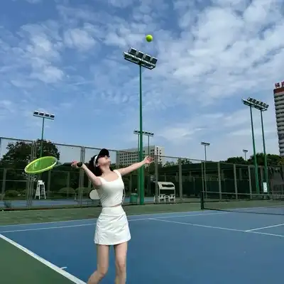 侯洋